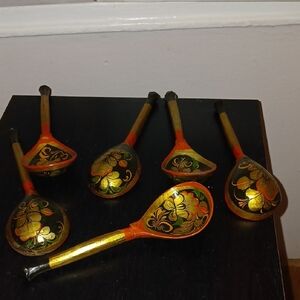 Hand-Painted Decorative Wooden Spoons - Black & Gold. 6